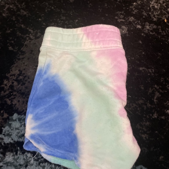 Shorts - Picture 3 of 4